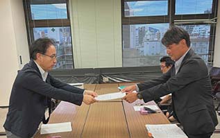 校業務員協議会は教育委員会教職員課に2023年度要求書を提出