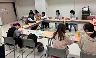 新規職員歓迎会「フランスパンとサラダのつどい」