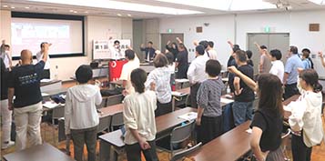 オンライン併用で開催された市職労第1回中央委員会